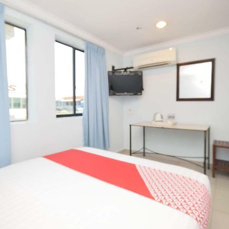 Super Oyo 969 Hotel Pantai View Лабуан Екстериор снимка